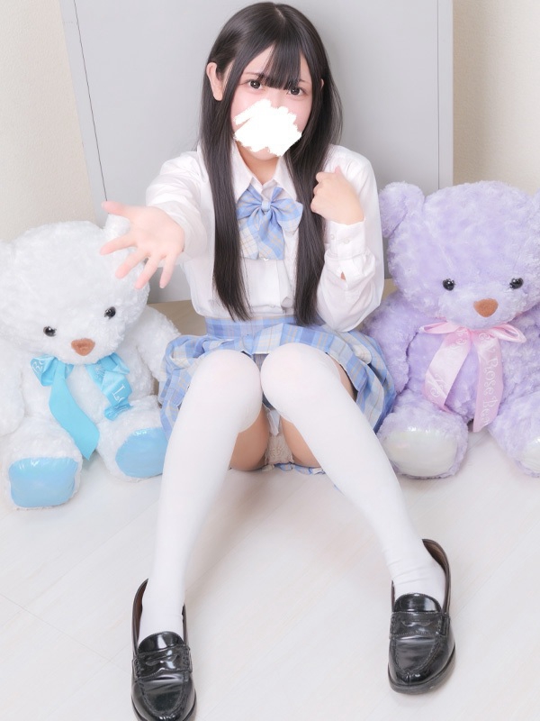 ひなた｜大阪 梅田 兎我野町 ホテルヘルス【パンチラJK】〜NO PANTY NO LIFE〜『見たい！嗅ぎたい！触りたい！！』キュートで無邪気な小悪魔JKがエロエロ全開大胆ご奉仕♪
